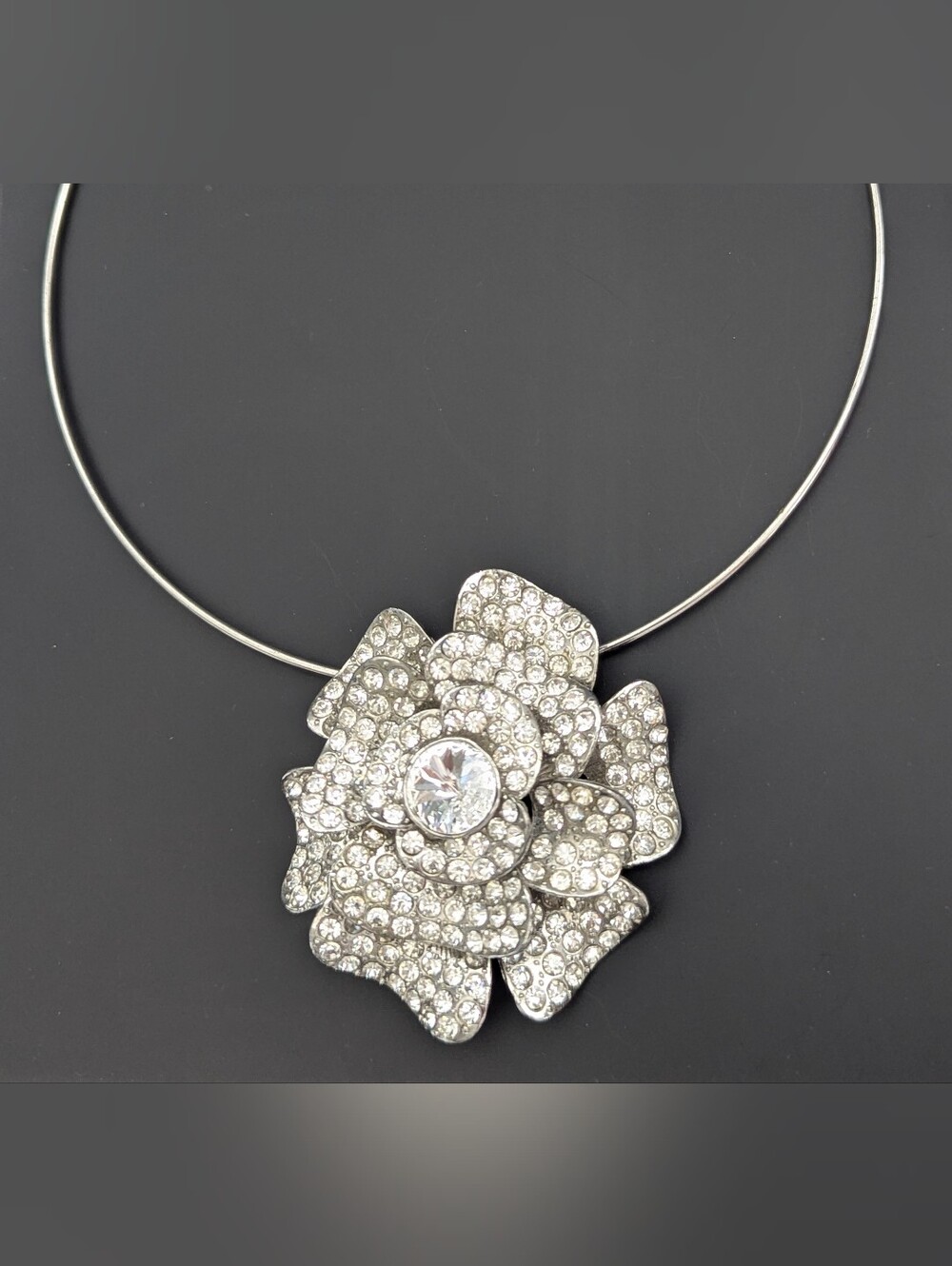 Silver-Tone Crystal/Rhinestone Rose/Flower Disk/Pendant Choker Necklace